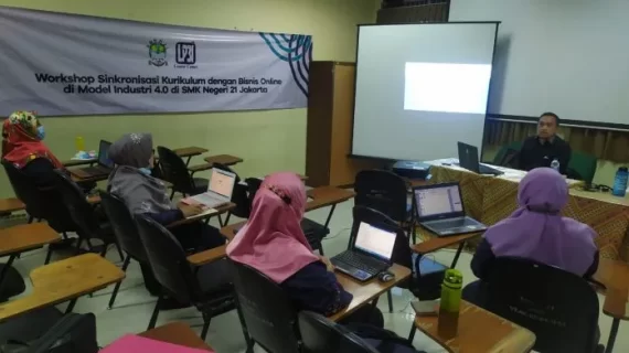 Sinkronisasi Kurikulum dengan Bisnis Online di Model Industri 4.0 di SMKN 21 Jakarta